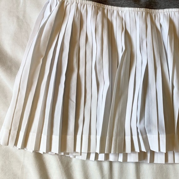 Lululemon White/Grey Pleat to Street Skirt Size 2 - Picture 9 of 16